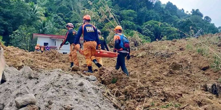 Filipinler'deki toprak kaymasında ölenlerin sayısı artıyor: Can kaybı 37'ye yükseldi