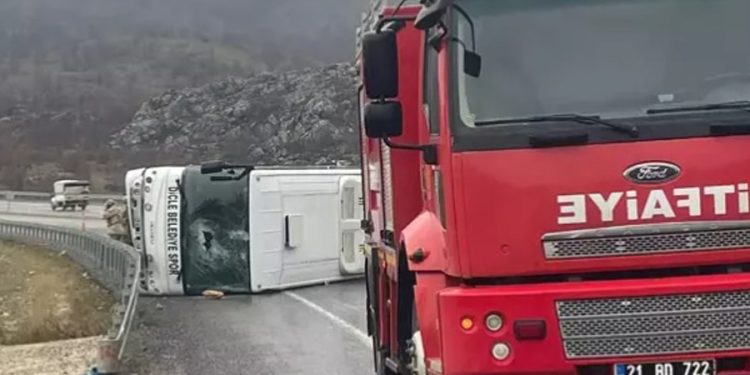 Futbolcuları kaza geçiren Dicle Belediyespor ligden çekildi