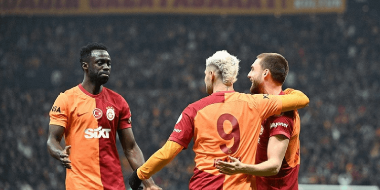 Galatasaray tarihindeki yabancı futbolcu sayısı 200'e yükseldi