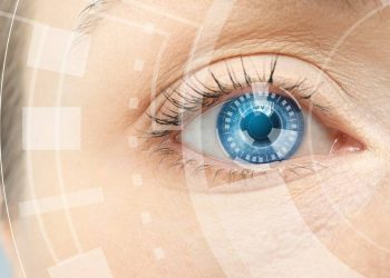 Gözde sinek uçuşması neden olur?