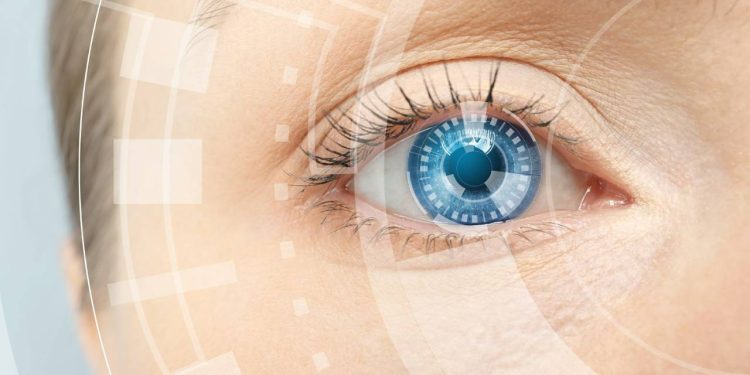 Gözde sinek uçuşması neden olur?