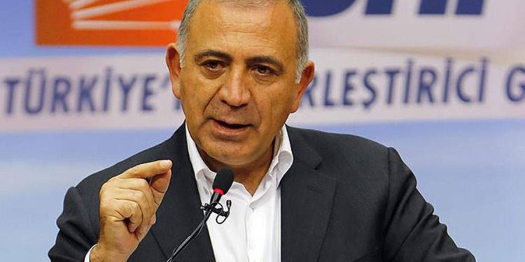 Gürsel Tekin CHP’den istifa etti: Partide ahbap-çavuş ilişkileri belirleyici hale geldi