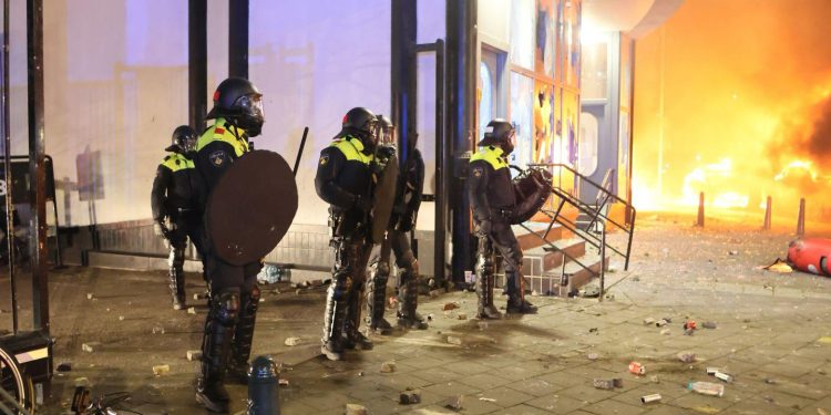 HOLLANDA | Eritreli gruplar Den Haag’ı savaş alanına çevirdi