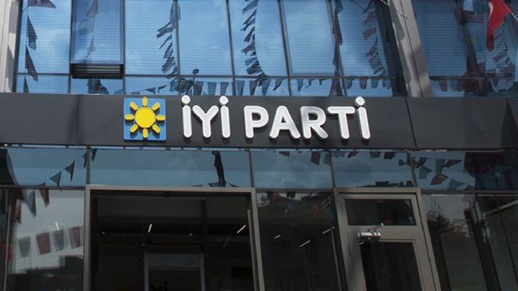 İYİ Parti'ye borç şoku: Paranızı ödeyin!