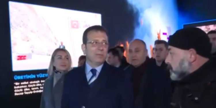 İmamoğlu, Erdoğan sergisini gezdi