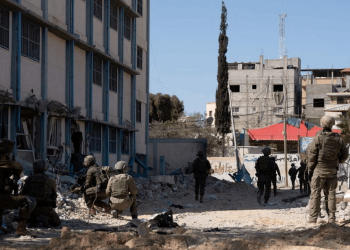 İsrail Nasır Hastanesi'ni kışlaya çevirdi: 118 hasta mahsur kaldı