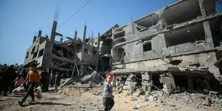 İsrail'in saldırılarında hayatını kaybeden Filistinlilerin sayısı 28 bine yaklaştı