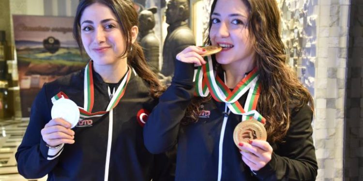 İstiklal Marşımızı Sofya’da dinlettiğimiz için ülkemiz adına gururlu ve mutluyuz