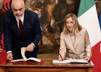 İtalya ile göçmen anlaşması Arnavutluk Parlamentosu’nda onaylandı