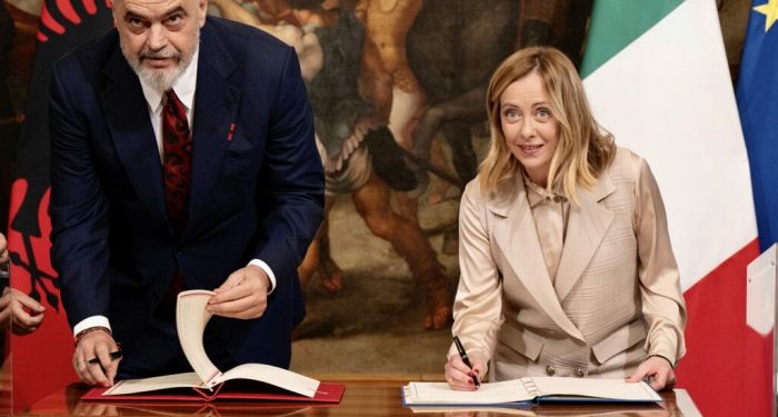 İtalya ile göçmen anlaşması Arnavutluk Parlamentosu’nda onaylandı