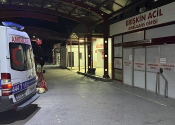 İzmir'de çıkan kavgada silahla yaralanan kişi hastanede hayatını kaybetti