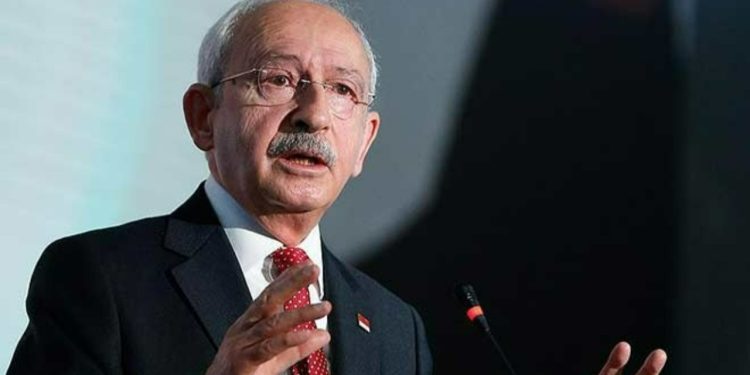 Kemal Kılıçdaroğlu'ndan sert mesaj: Kimse bana partimin kurumsal kimliğini çiğnetemez