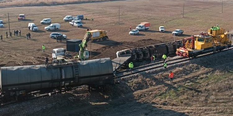 Kırıkkale’de yük treni devrildi
