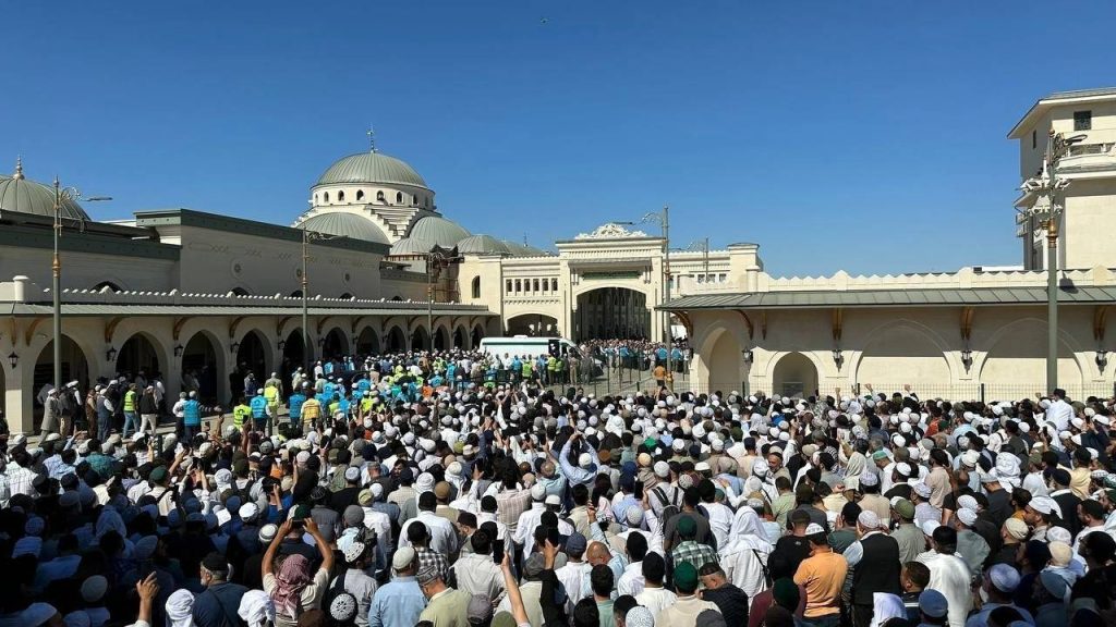 Menzil'de miras kavgası büyüyor: Şeyhin ziyareti iptal edildi