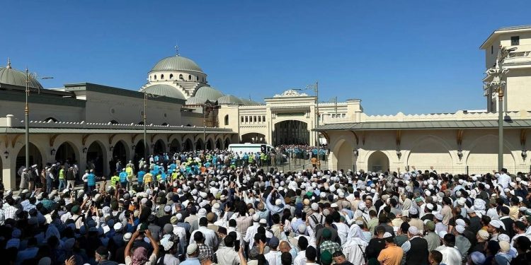 Menzil'de miras kavgası büyüyor: Şeyhin ziyareti iptal edildi