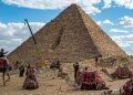 Mısır’da bir piramidi granitle kaplayacak restorasyon projesi tartışmaların odağında