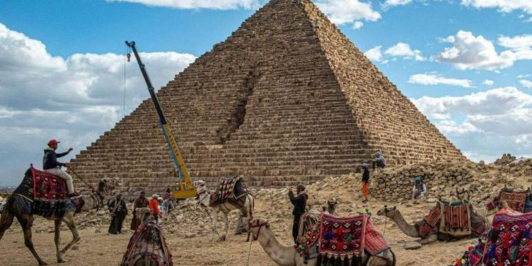 Mısır'da piramit restorasyonu tartışma yarattı: Granitle kaplanacak!