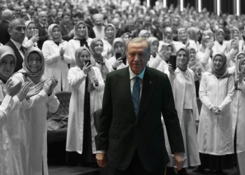 Mümtaz’er Türköne sordu: Hangi şeriat?