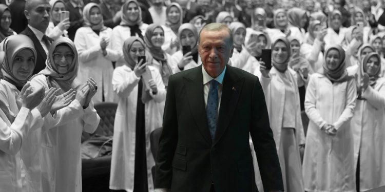 Mümtaz’er Türköne sordu: Hangi şeriat?