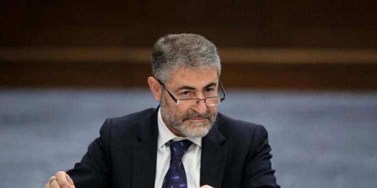 Nureddin Nebati, Genel Kurul'da olmadığı halde oy kullandı: 'Bu adama Hazine'yi teslim ettik'