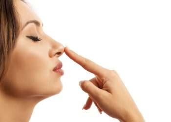 O hastalık parmaklardan beyne geçiyormuş!