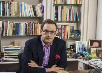 Ömer Koç: Elzem olmayan harcamalarınızı erteleyin