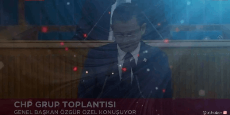 Özel'in kendisini eleştireceğini anlayan TRT yayından nasıl çıkacağını şaşırdı: Yayının sosyal medya kaydı da silindi