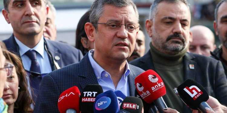 Özgür Özel'den Lütfü Savaş açıklaması: Müdahale ediyoruz