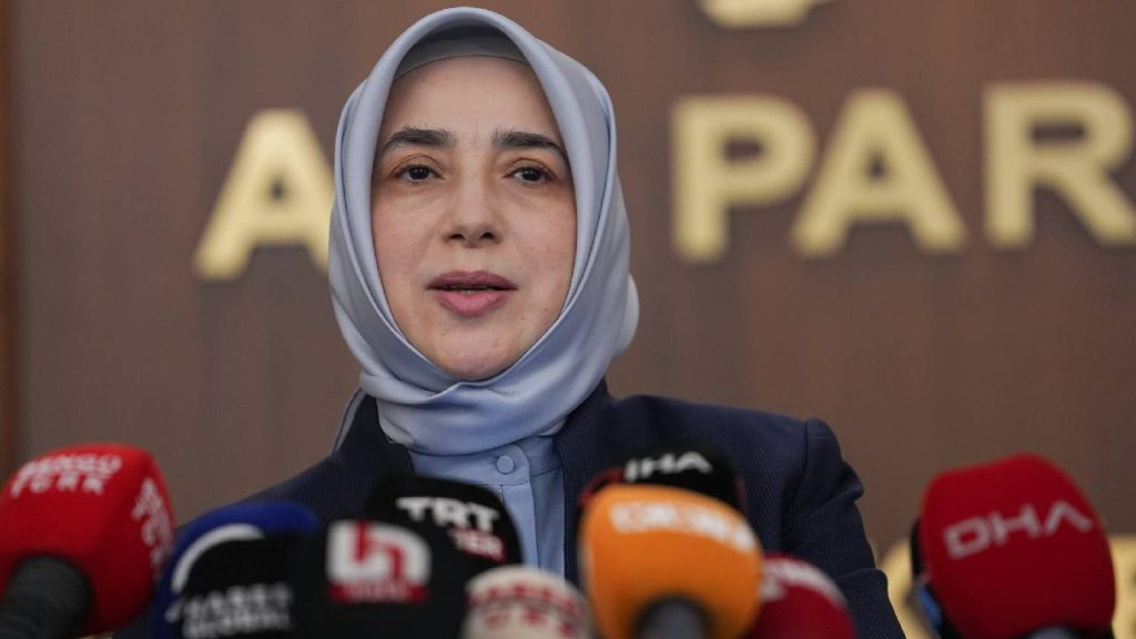 Özlem Zengin'den 8. yargı paketi hakkında açıklama: Kalan maddeler nisanda görüşülecek