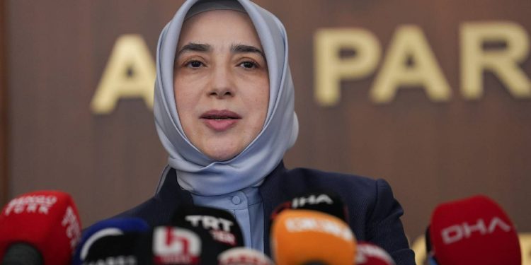 Özlem Zengin'den 8. yargı paketi hakkında açıklama: Kalan maddeler nisanda görüşülecek