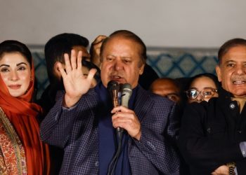 Pakistan’da sandıktan hapisteki İmran Han’ın desteklediği bağımsız adaylar birinci çıktı, eski başbakan Navaz Şerif koalisyon çağrısı yaptı