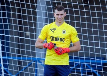 Performansı beklentinin altında kalan Livakovic, İsmail Kartal'a söz verdi!