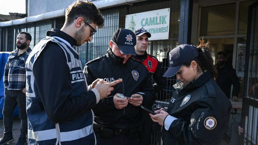 Polis helikopterine lazer tuttu, uygulamada yakalandı