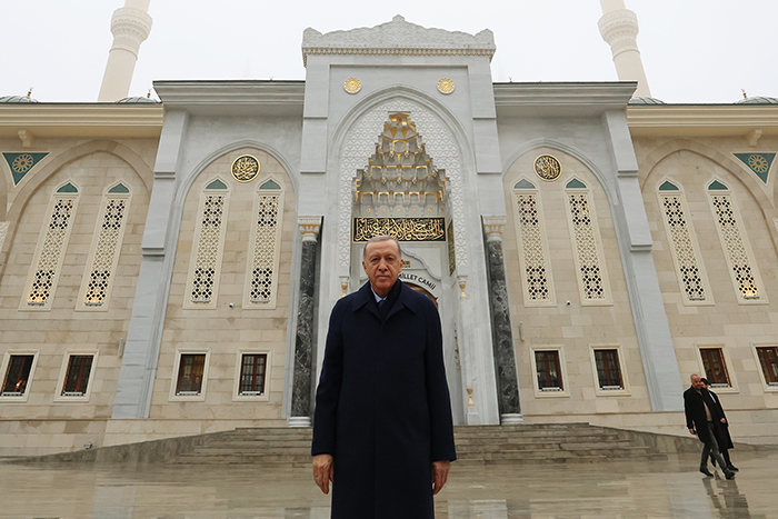 Prof. Dr. Mümtaz’er Türköne, iktidarı bekleyen ‘felaket’ senaryosunu yazdı!