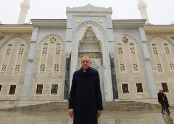 Prof. Dr. Mümtaz’er Türköne, iktidarı bekleyen ‘felaket’ senaryosunu yazdı!