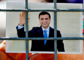 Selahattin Demirtaş: DEM Parti ile AKP arasında bir görüşme yoksa bu bir eksikliktir
