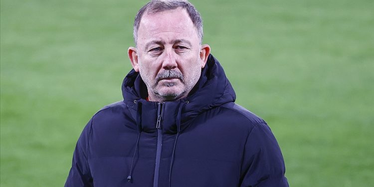 Sergen Yalçın'dan hakem tepkisi: Hiç memnun değiliz