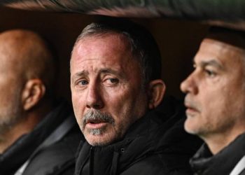 Sergen Yalçın'dan hakem tepkisi: Masa başından yapmayın!