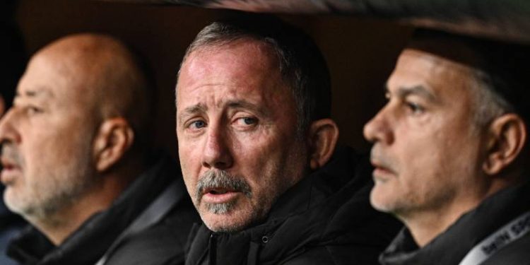 Sergen Yalçın'dan hakem tepkisi: Masa başından yapmayın!