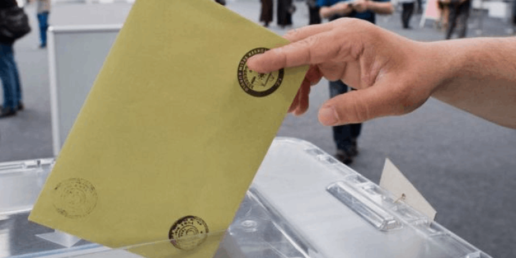 Siyasi partiler adaylarını 20 Şubat'a kadar teslim edecek
