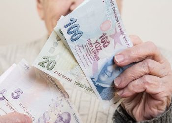 Sosyal Güvenlik Uzmanı Namık Tan araştırdı: İşte emeklinin bayram ikramiyesi böyle eridi!