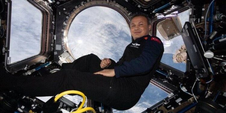 SpaceX duyurdu: Alper Gezeravcı’nın dönüşü bir kez daha ertelendi