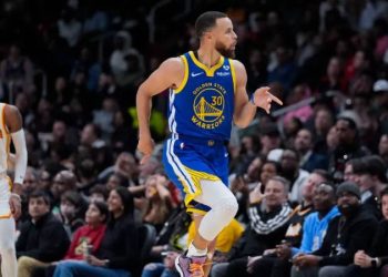 Stephen Curry, Kobe Bryant'ın ardından bir ilki başardı