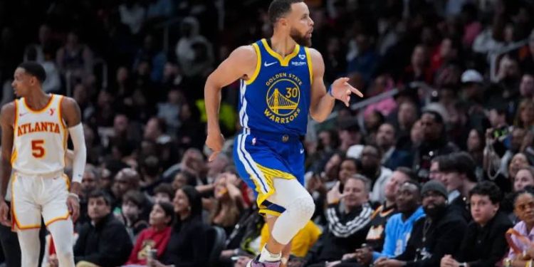 Stephen Curry, Kobe Bryant'ın ardından bir ilki başardı