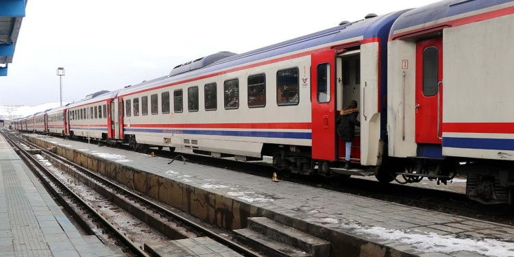 TCDD mülakatında dini soru: Bilemeyen onlarca kişi elendi!