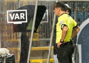 TFF, VAR kayıtlarını açıklamaya başlıyor: Futbol yorumcuları karar hakkında ne dedi?