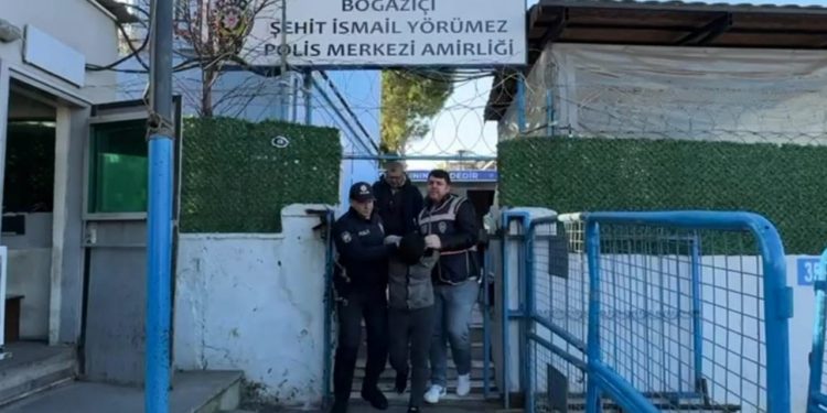 Taksicinin sırtına makas saplayan zanlı tutuklandı