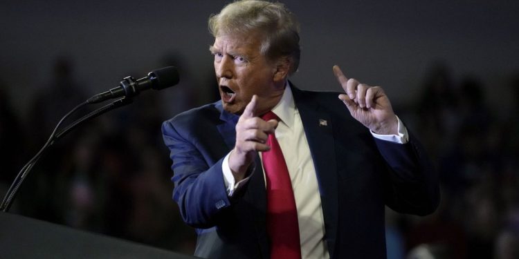 Trump: NATO'ya borcunu ödemeyen üye ülkelere Rusya'nın saldırmasını teşvik edeceğim