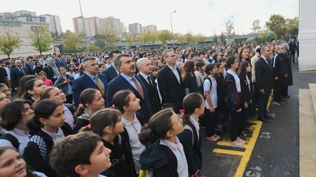 Tüm okullarda 1 dakikalık saygı duruşu kararı!