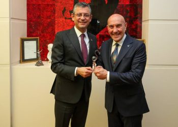 Tunç Soyer CHP Genel Merkezi'nde; Özel'den yeni teklif